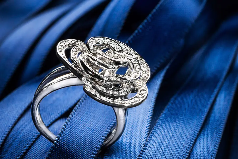 photo publicitaire de produit bijoux bague joaillerie